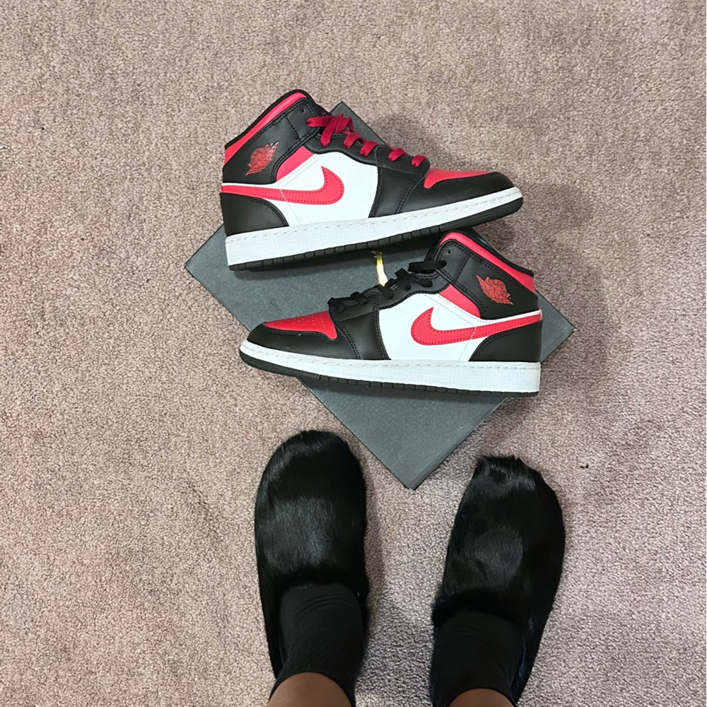 jordan 1 bred toe TRIED ON 3 TIMES!